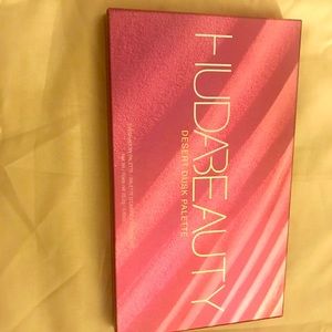 Eyeshadow palette huda beauty Sephora